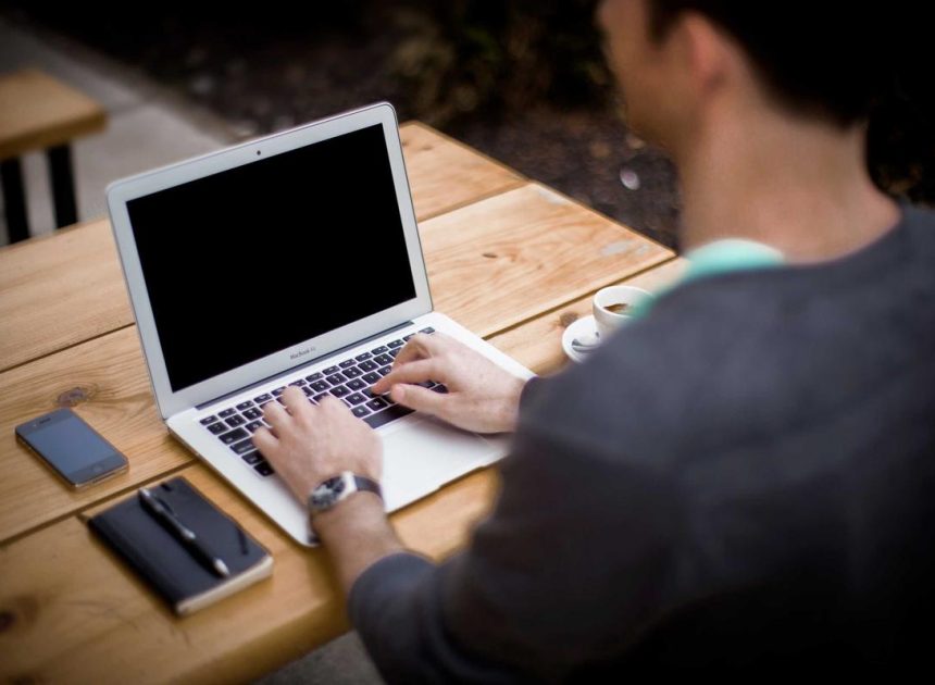 Bocor Alus! Duo HP Baru Motorola Moto G67 & G77 Siap Sikat Game Mobile Budget, Cek Speknya!